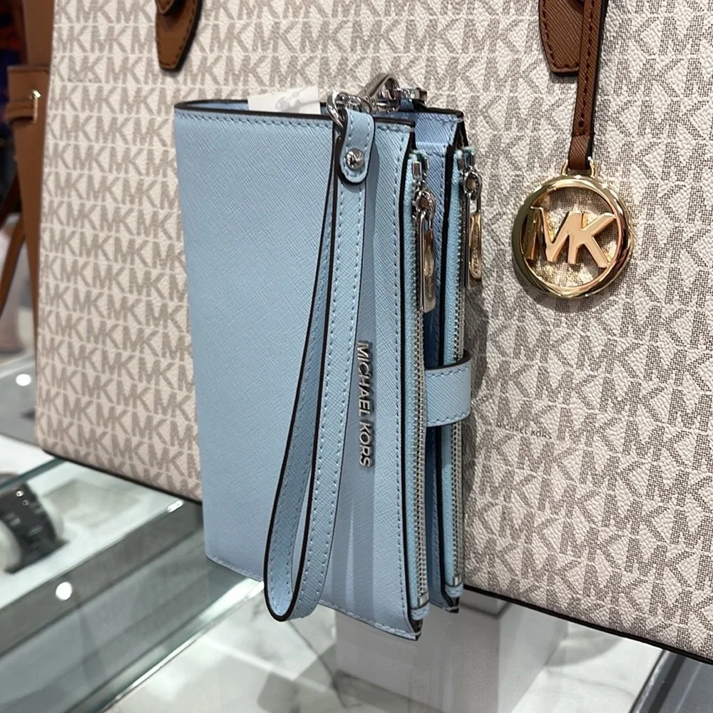 MICHAEL KORS LARGE DOUBLE ZIP WRISTLET WALLET PHONE CASE CLUTCH 
Vista Blue 
NWT - Picture 16 of 16